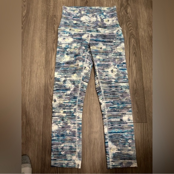 Lululemon Size 4 Set - Picture 6 of 6